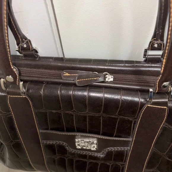 Bueno Elegant Chocolate Brown Bag - Picture 2 of 5